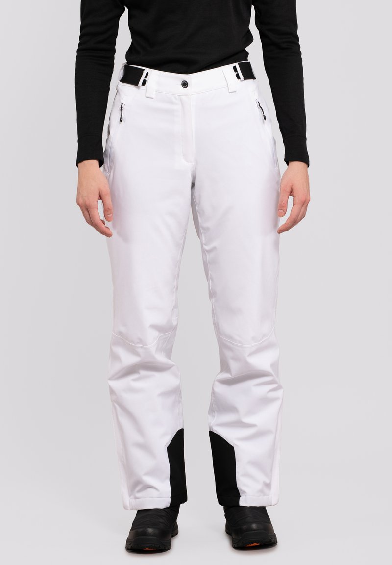 Witte skibroek met een rechte snit, voorzien van zwarte accenten bij de pijpen, zijzakken met rits en verstelbare taillebanden. Gladde textuur.
