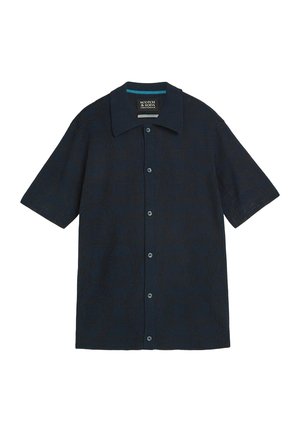 Camicia blu scuro a maniche corte con bottoni, colletto a punta e motivo sottile, mostrata distesa su sfondo bianco.