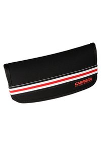 Etui de ochelari negru cu exterior din material textil moale, cu un design cu dungi roșii și albe și logo-ul "CARRERA" în roșu. Colțuri rotunjite, închidere cu fermoar.