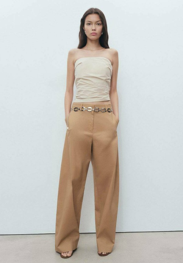 MID-RISE WIDE - Trousers4