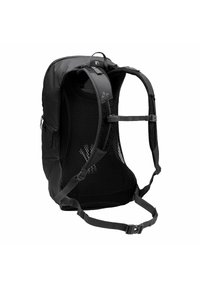 Zaino nero con pannello posteriore in rete, spallacci regolabili e tasche laterali con zip. Presenta un design elegante e moderno con dettagli hardware minimalisti.
