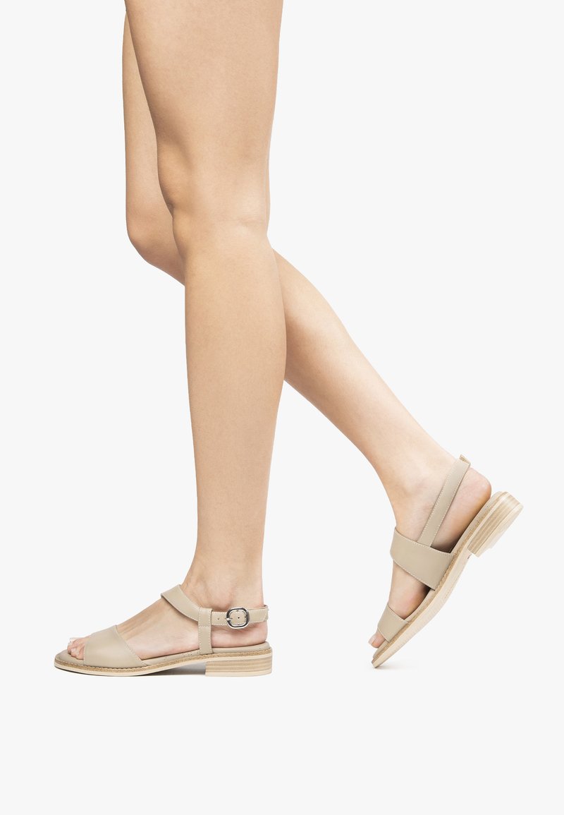 NeroGiardini Sandali - sabbia