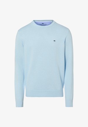 Jasnoniebieski sweter z dekoltem w łódkę wykonany z miękkiej dzianiny. Posiada ściągacze na mankietach i dole oraz mały ciemny logo na piersi.