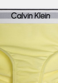 Calvin Klein Underwear 3 PACK - Slip - purple heather/elfin yellow/white