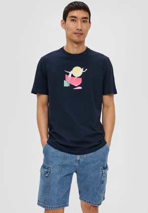 - T-shirt z nadrukiem