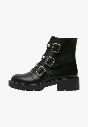 PULL&BEAR Kotníková obuv - black