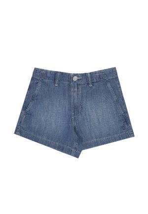 Pantaloncini di jeans blu con passanti per cintura, bottone frontale, cerniera e due tasche laterali inclinate su sfondo bianco.