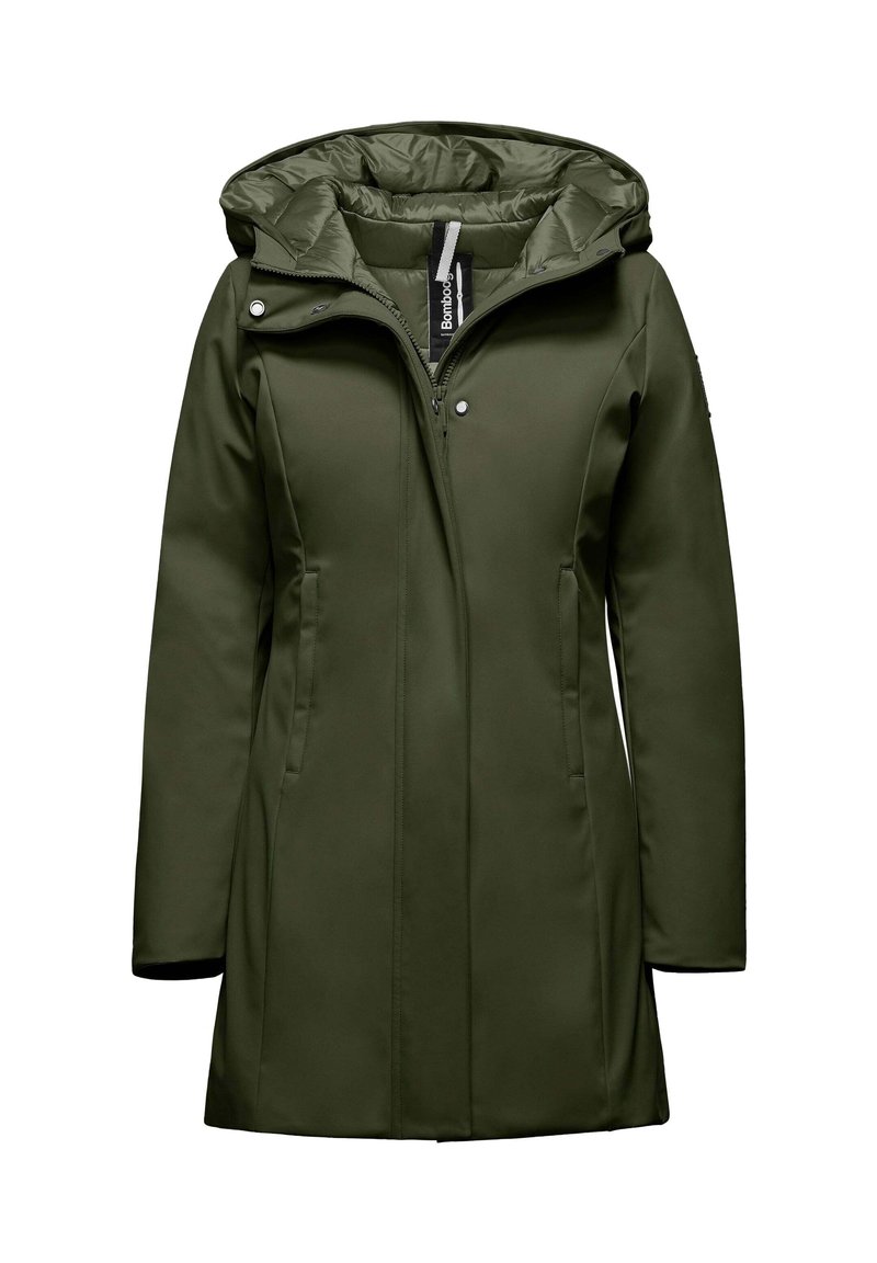 Olijfgroen waterdichte jas met een afneembare capuchon, twee zijzakken, een rits aan de voorkant en gewatteerde voering. Gladde textuur en een getailleerd ontwerp.