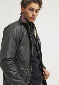 Barbour Strickpullover - navy