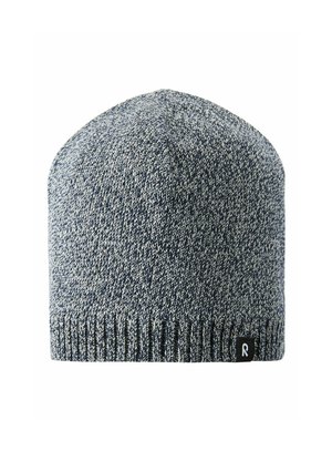 Bonnet tricoté en bleu foncé et gris. Il présente un dessus arrondi, un poignet côtelé et une petite étiquette noire affichant la lettre "R".