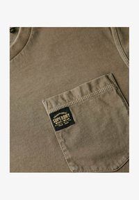 Sélectionné, washed morel brown