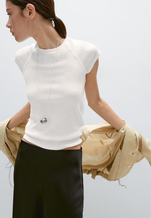 Massimo Dutti WITH SHORT RAGLAN SLEEVES - Basic T-shirt - white