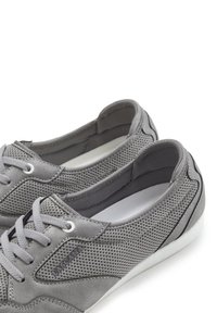 LASCANA Trainers - hellgrau