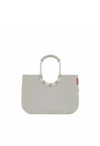 Bolsa de tela gris con un asa redonda de metal plateado. Presenta una superficie texturizada y un pequeño logotipo rojo en un costado. Forma simple y rectangular.