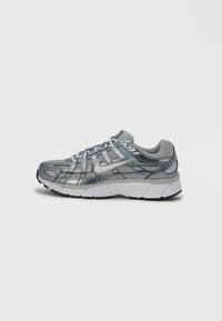 P 6000 - Sportcipő - grey fog/white/cool grey/anthracite