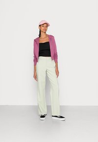 Even&Odd Camisola com fecho - berry