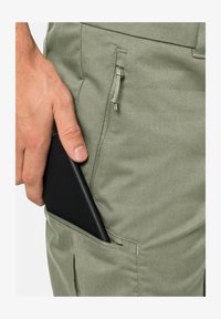 Non sélectionné, misty green