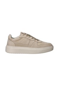Beige suède sneakers met een gestructureerde afwerking, ronde neus en platte rubberen zool. Voorzien van een vetersluiting en minimalistische ontwerp elementen.