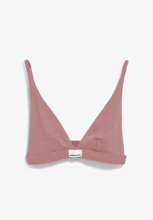 Brassiere triangulaire rose pâle avec de fines bretelles réglables et une petite étiquette blanche portant la mention "ARMEDANGELS" au niveau de la bande centrale.