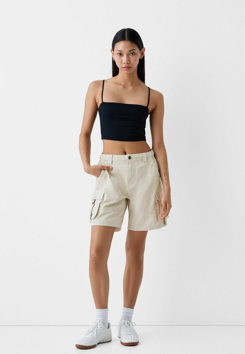 Bershka Shorts beige