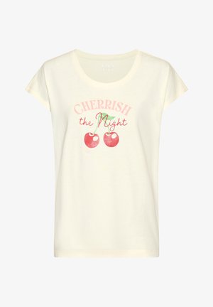 Camiseta de manga corta color crema con un gráfico de cereza y el texto "CHERRISH the Night" en rosa, rojo y verde en el frente.