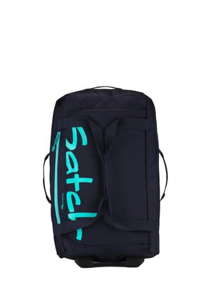 Marineblaue Reisetasche auf Rollen mit türkisfarbenem Reißverschluss und teilweise türkisfarbenem Markenlogo auf der Front, Tragegurten und seitlichem Griff.