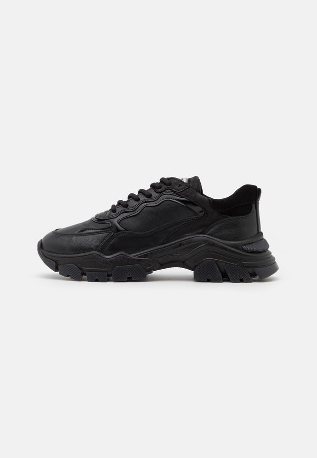 TAYKE OVER - Sneakersy niskie - black