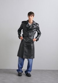 MOSCHINO CAPPOTTO - Trenchcoat - nero