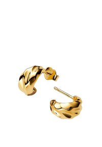 Boucles d'oreilles en or avec un design torsadé, finition polie et fermeture à tige sécurisée.