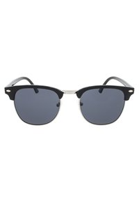 Occhiali da sole a occhio di gatto neri con lenti scure. Montatura in plastica, dettagli in metallo argentato sulle tempie. Finitura liscia, design elegante.