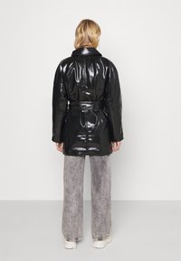 Weekday JANIS SHORT JACKET - Casaco curto - black