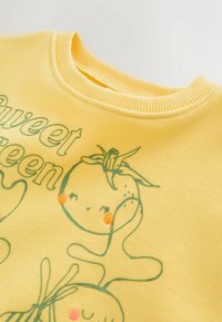 Nevybráno, yellow vegetables