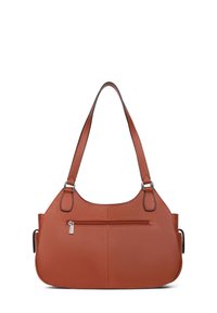 Borsa a mano in pelle marrone con silhouette curva, tracolla singola, tasca anteriore con zip e superficie liscia. Presenta dettagli cuciti e accenti in argento.