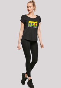 F4NT4STIC LONG CUT BATMAN POP ART - T-shirts med print - black