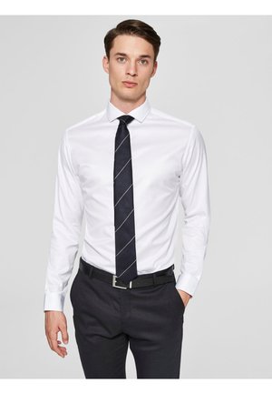 PELLE - Kostymskjorta - white