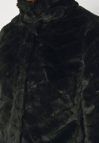 VILA Petite Zimní bunda - black