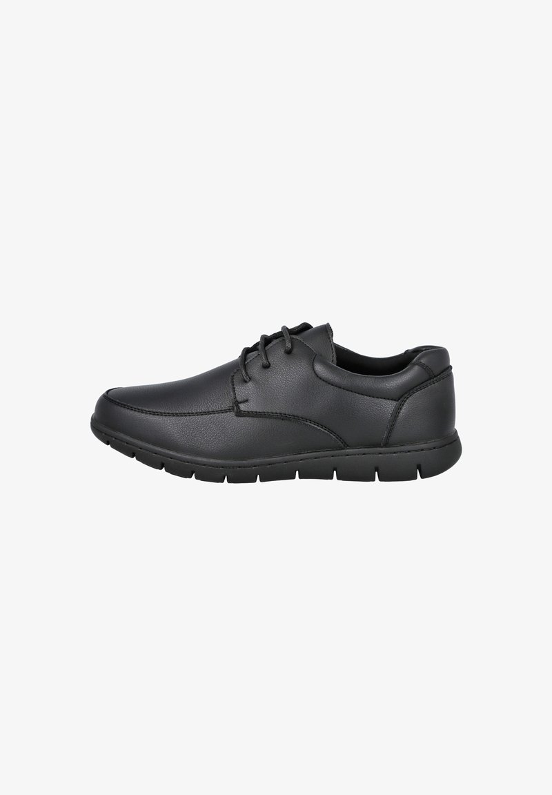 Zapato casual negro de cuero con cordones, cuello acolchado y suela de goma segmentada, vista lateral sobre fondo blanco.