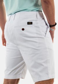 Superdry & Co M7110397A - Shorts - blanc