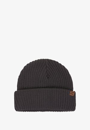 Mørkegrå strikket beanie-hat med opfoldelig kant, der har et lille brunt logo-tag på siden. Struktureret mønster over hele hatten.