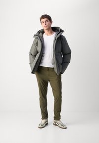 INDICODE JEANS Χειμωνιάτικο μπουφάν - khaki mix