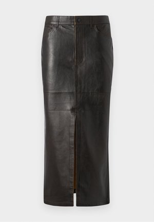 Sort læder midi-nederdel med et strømlinet design, der har en frontlynlås, to sidelommer og en glat, struktureret overflade.