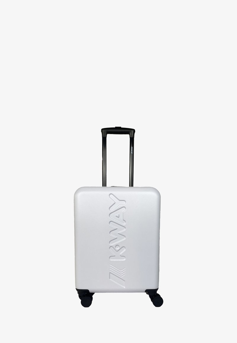 Harde koffer in het wit met reliëf K-WAY-logo, zwarte telescopische handgreep en vier zwarte wielen voor mobiliteit.