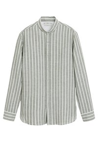 Camisa a rayas en verde claro y blanco, con cuello, mangas largas, botones en la parte delantera y puños en contraste.