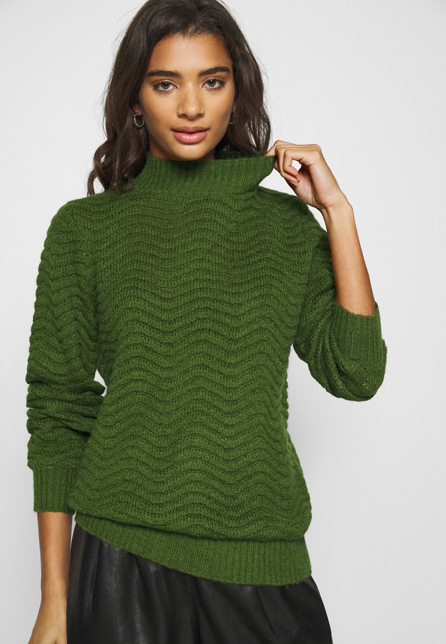 YAS YASBETRICIA Strikkegenser chivemørkegrønn Zalando.no YAS Tall YASBETRICIA Strikkegenser chive Zalando.no