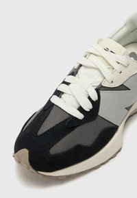 Thumbnail Image 6