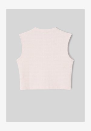 Haut court sans manches, côtelé, rose clair avec un col haut, présenté à plat sur un fond gris.
