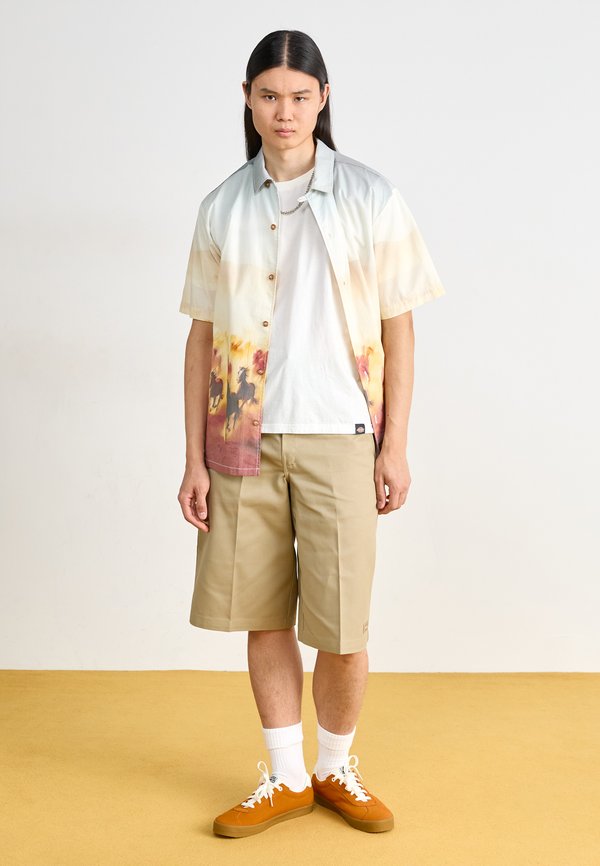 RUNNING WILD  - Shirt - oak buff4