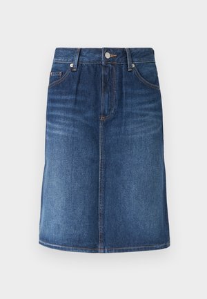 Denim knielanger Rock mit vorderer Knopf- und Reißverschluss, Gürtelschlaufen und zwei Fronttaschen in mittlerer blauer Waschung.