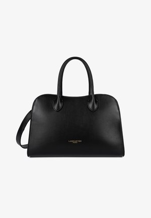 Sac à main en cuir noir avec deux poignées, une bandoulière et un logo doré « Lancaster Paris » au centre devant.