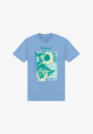 Světle modré bavlněné tričko s žlutým a tyrkysovým potiskem slunečnic a ptáků, s textem "Vincent Amsterdam Van Gogh".
